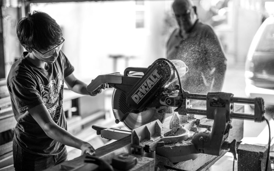 Atelier, scie à onglet